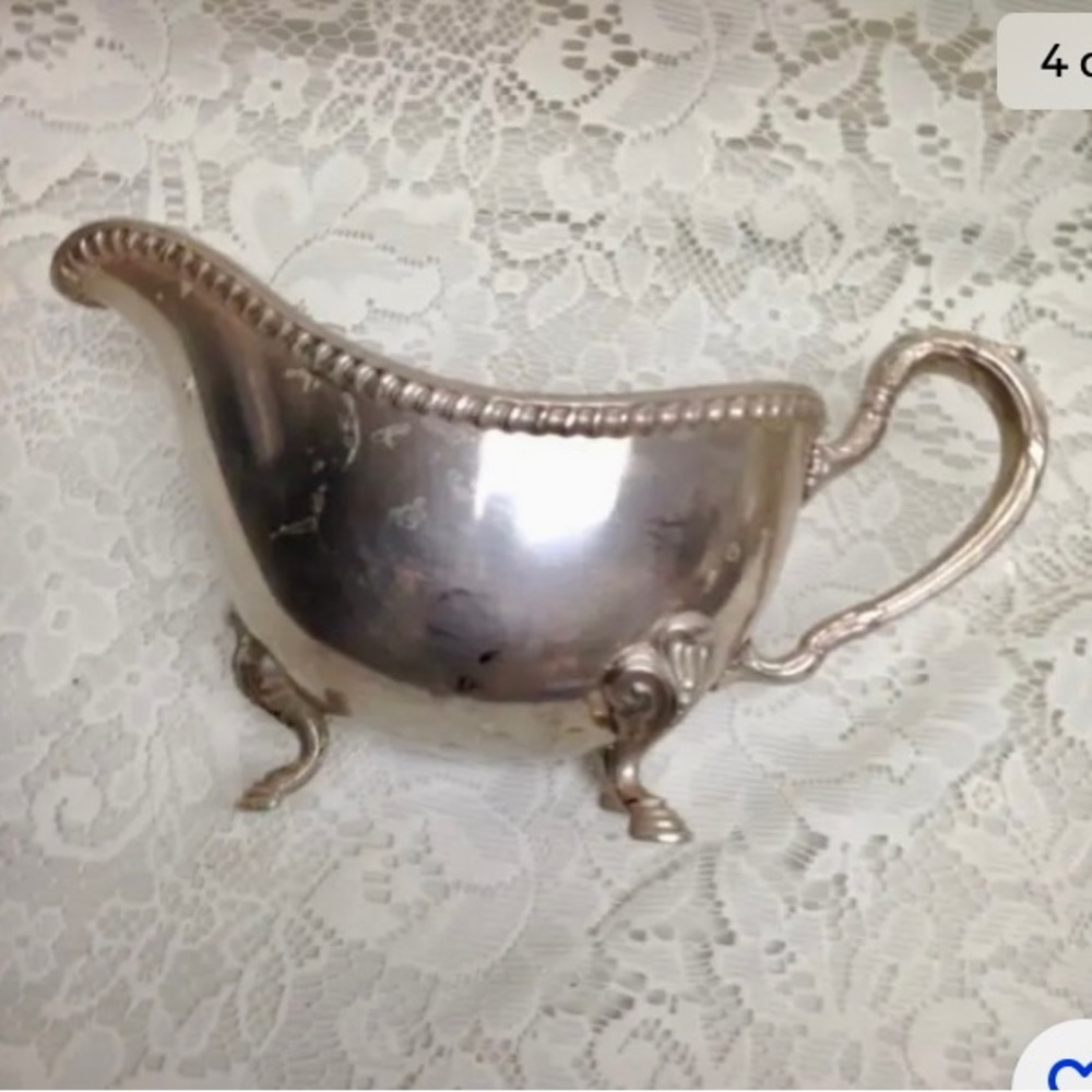 Wilcox International Sliver Plated Gravy Boat- Ashley Pattern 9in x 5in x 4in
